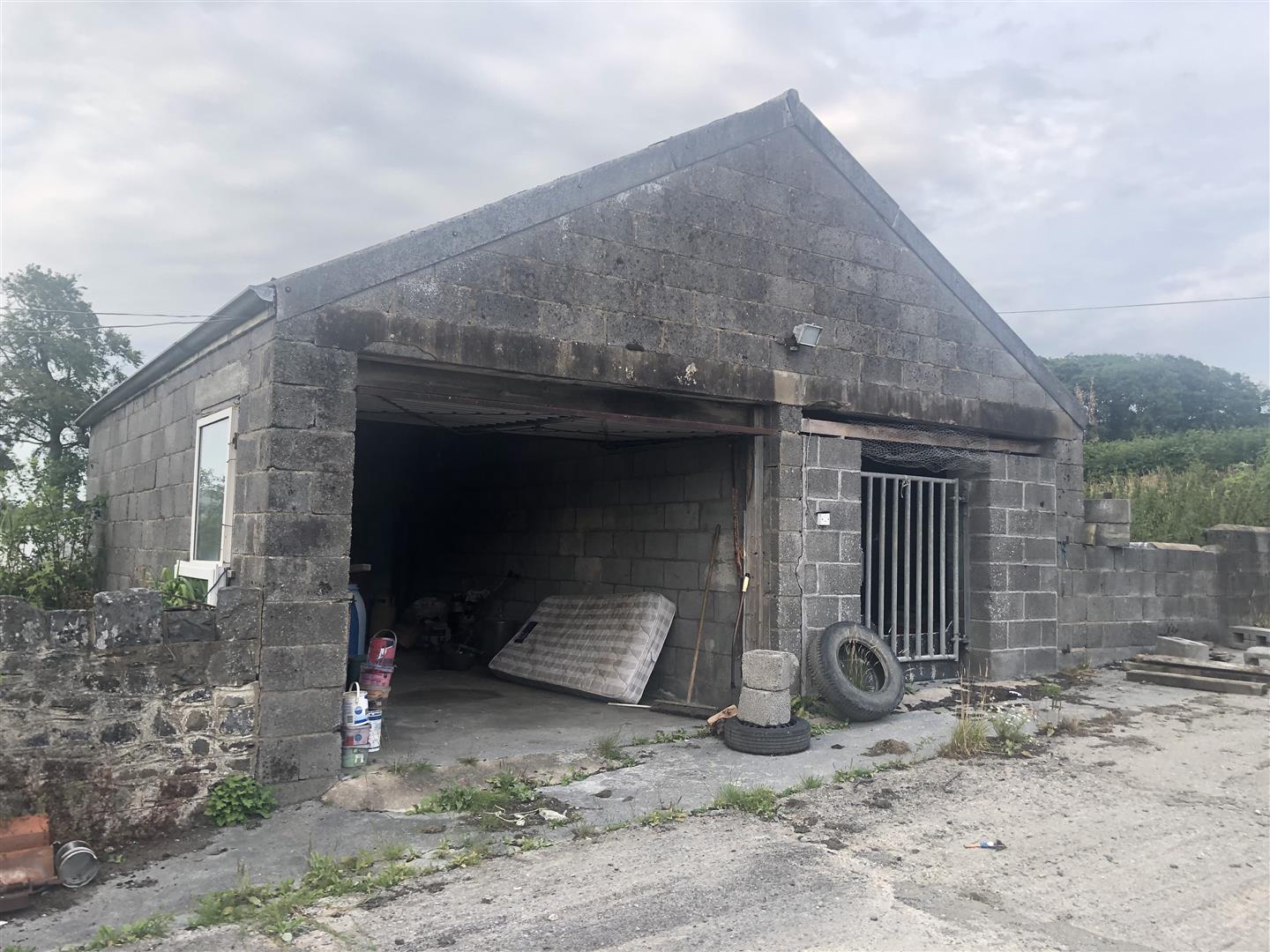 GARAGE/BULL PEN